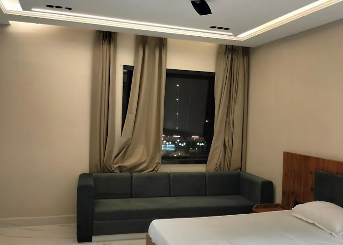 The Royal Vilas Hotel And Restaurant