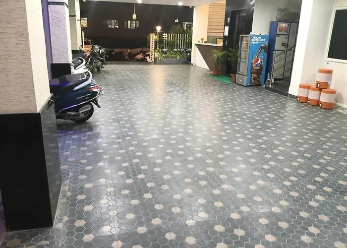 Hotel Madhavi Elite