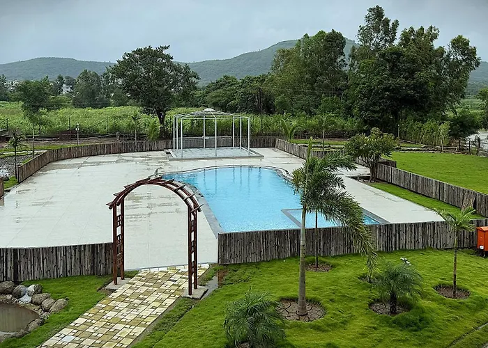 Vrindavan Resort And Lawns