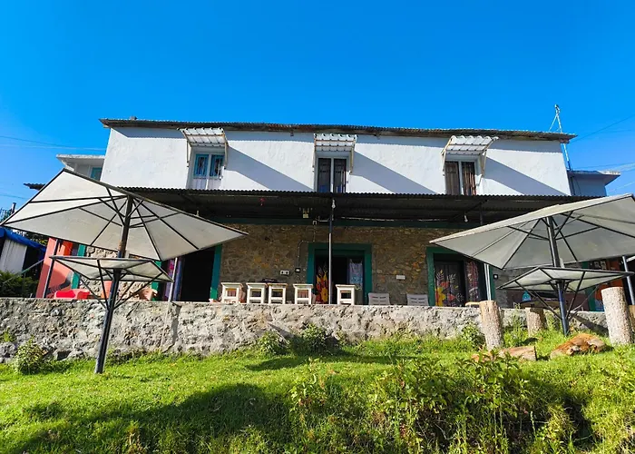 Rave Raja Co-Working Hostel