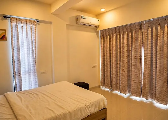 Neel'S Villa Nirvana City