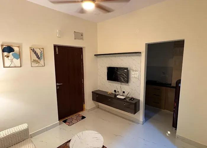 Secret Getaway With Premium & Cozy 1Bhk Kondapur