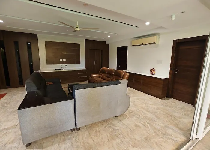 Pleasant 2Bedroom Spacious Stay In The Prime Area