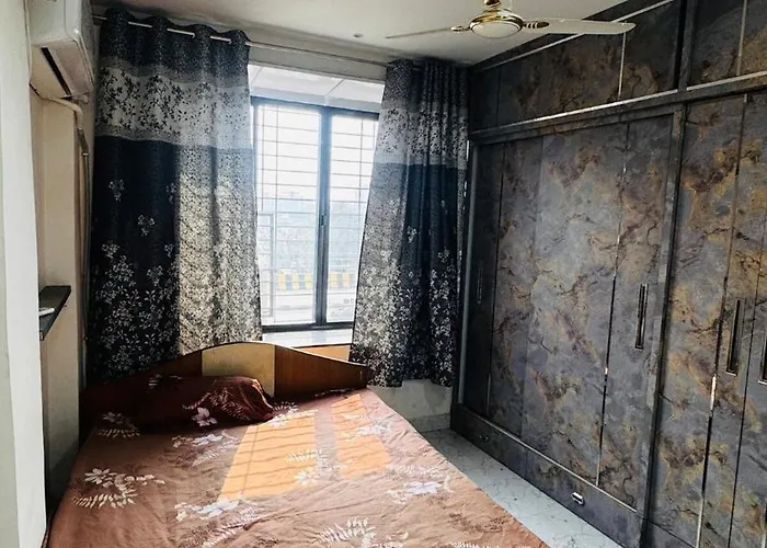 Luxury Apartment Near Ravinagar Square