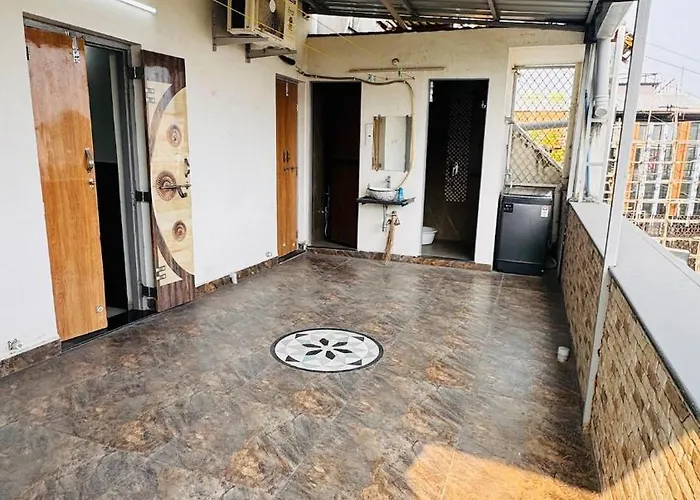 Luxury Apartment Near Ravinagar Square