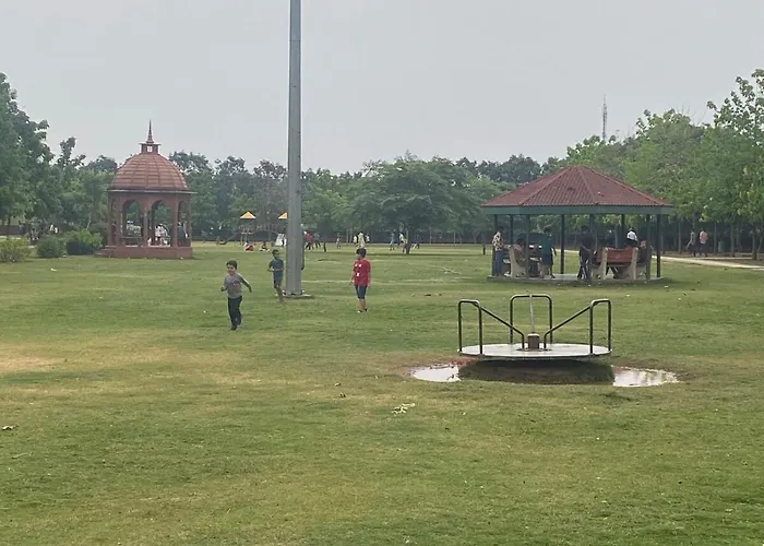Fully Furnished Park & Sun Facing 2Bhk Near Itpark