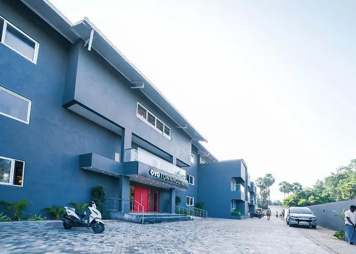 Townhouse 211 Laguna Ecr Near Juhu Beach