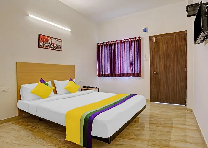 Itsy Hotels Flowers Park Nashik