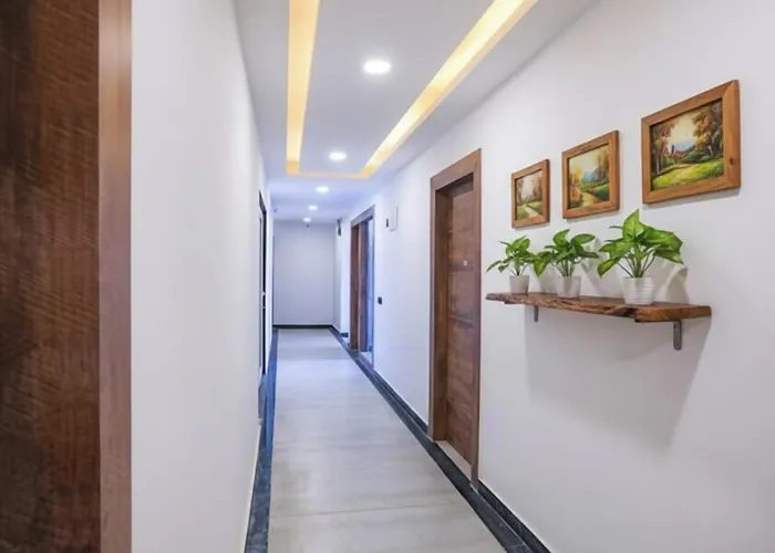 Fabhotel F9 Noida Sector 27