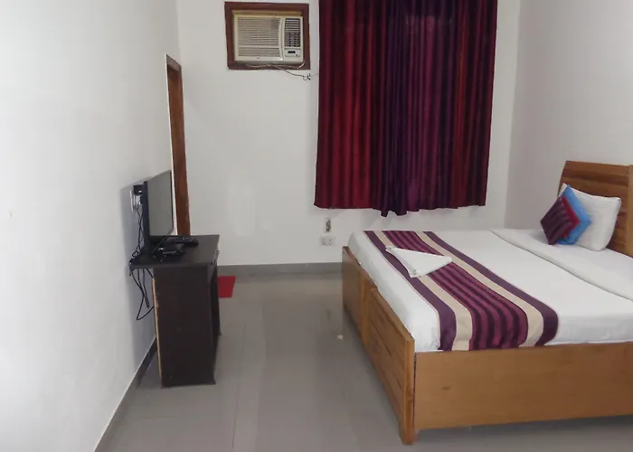 Hotel Akash Palace
