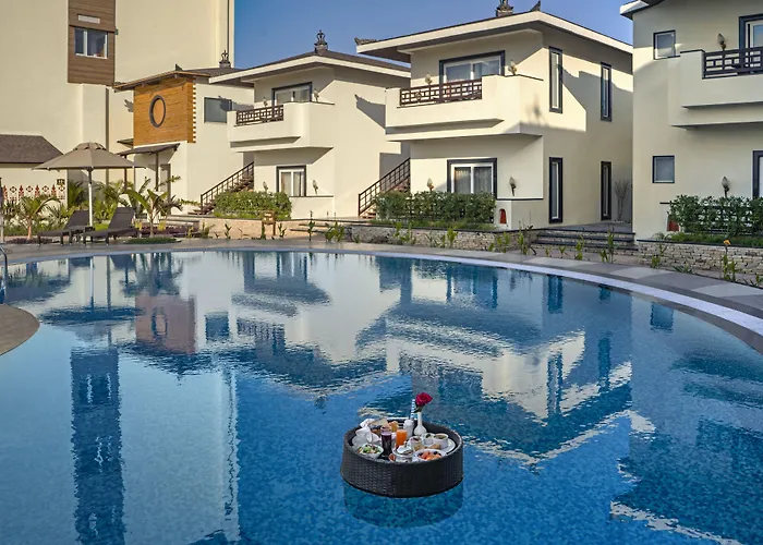 Shyama Sarovar Portico