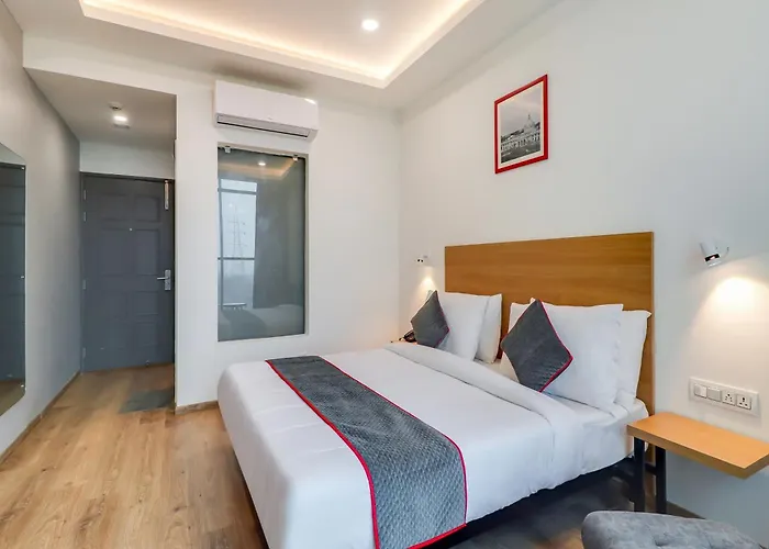 Super Townhouse Jashn