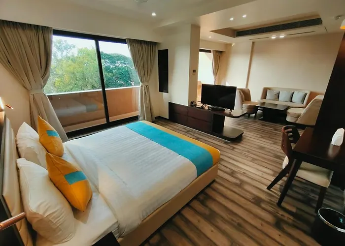 Hotel Cypress