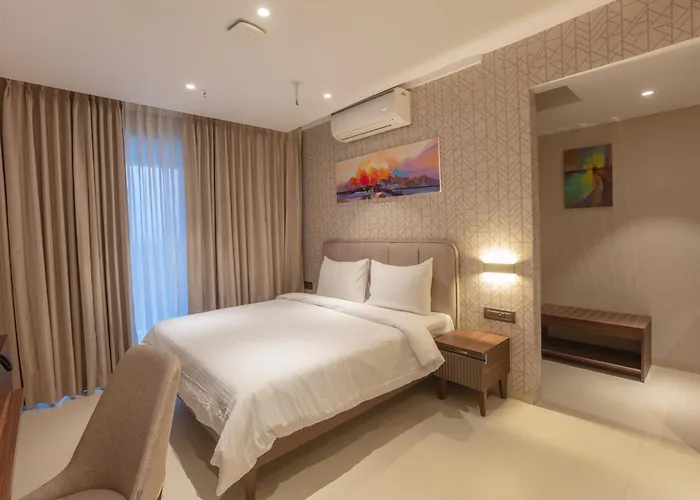 Ar Suites Jewels Royale - Koregaon Park Nx
