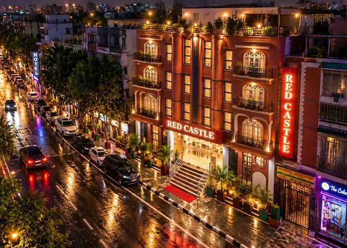 Hotel Red Castle - Near Ganga Ram & Blk Hospital - Karol Bagh