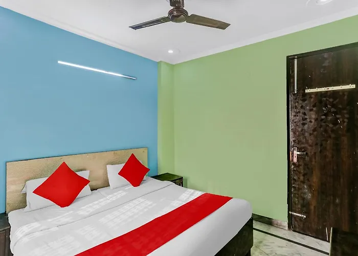 Hotel O Blue Diamond Near Jahangirpuri Metro Station