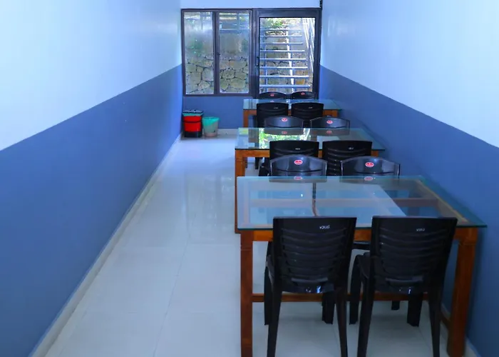 Ac Mist Hotel Munnar