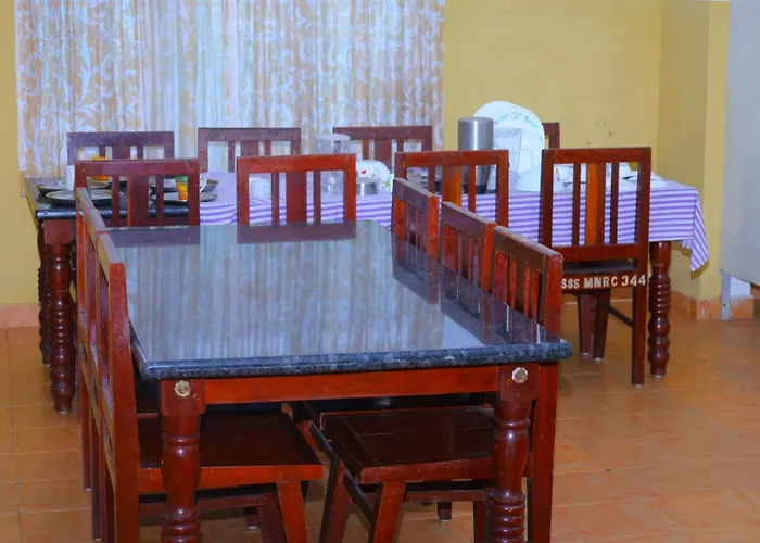 Ac Mist Hotel Munnar
