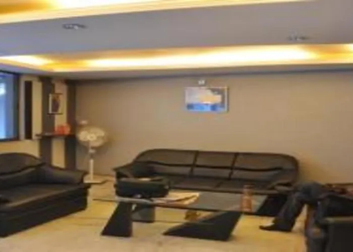 Hotel Rajdhani Plaza