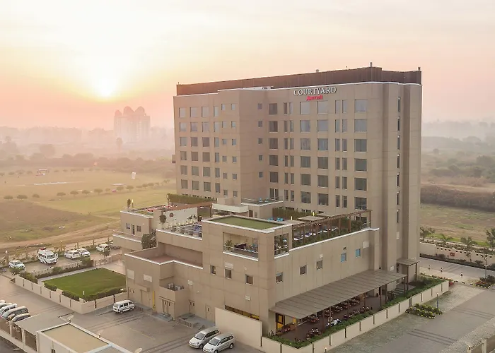 Courtyard By Marriott Surat