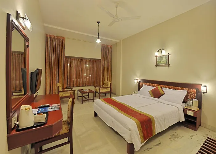 Hotel Gnanam