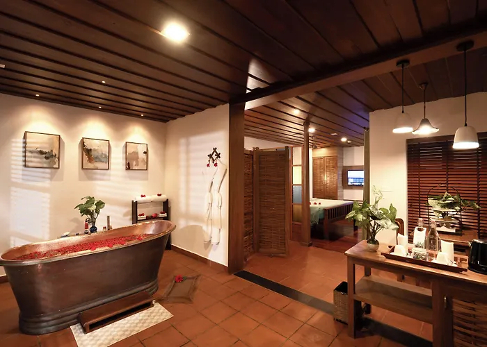 Spicetree Munnar Hotel Chinnakanal