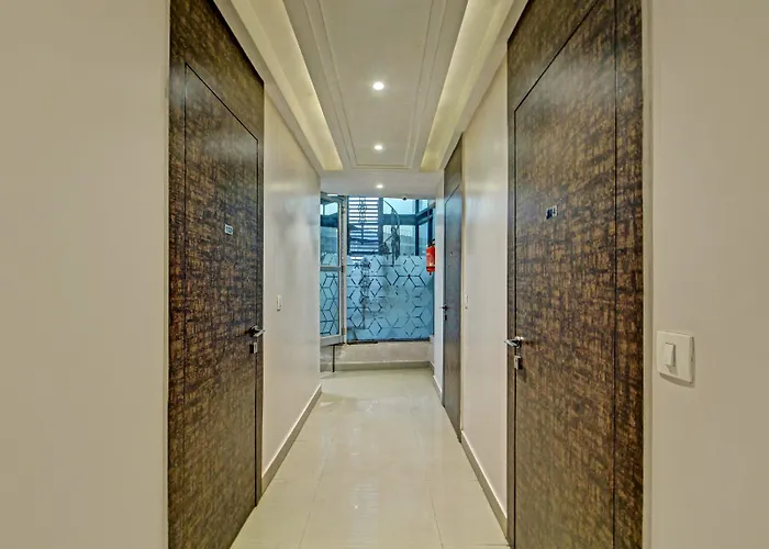 Treebo Glassotel Near Ruby Hospital