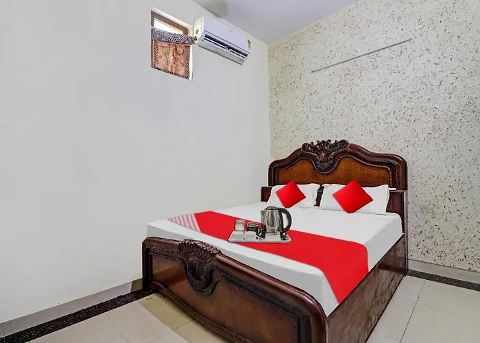 Hotel O M.G. Palace