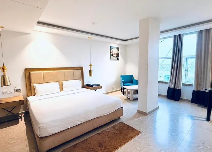 Hotel Amora - Rajnandgaon