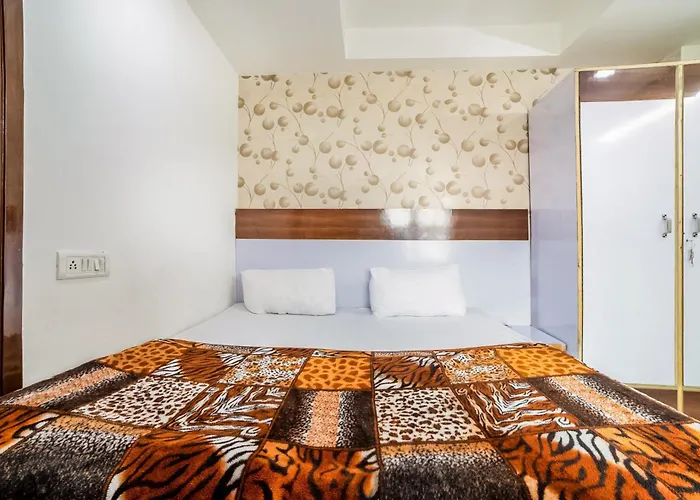 Hotel O Nangloi Railway Station Formerly Chahal Guest House