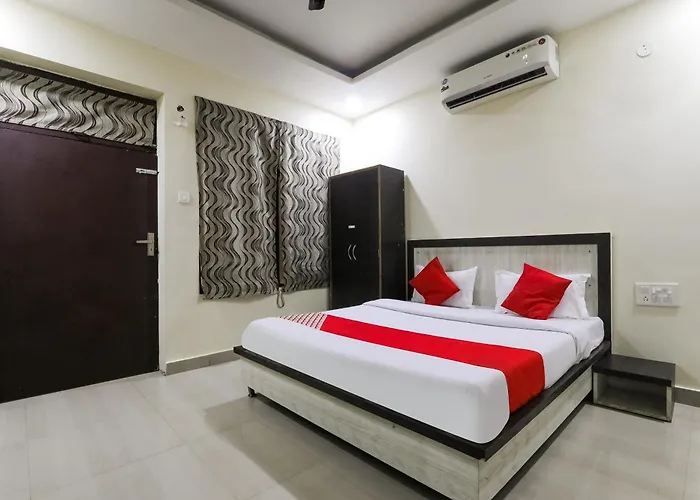 Hotel O Samrat