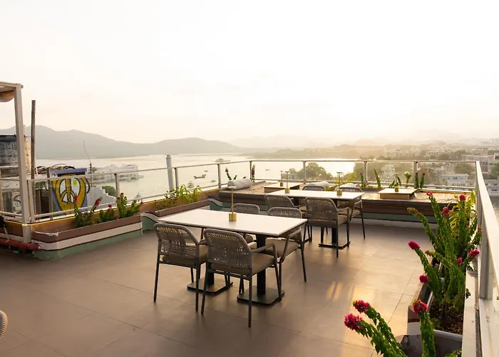 Hotel Casa By The Lake Udaipur
