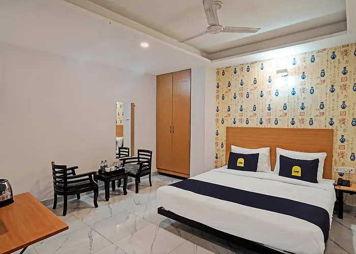 Super Townhouse Oak Culture Hotel & Restaurant Noida