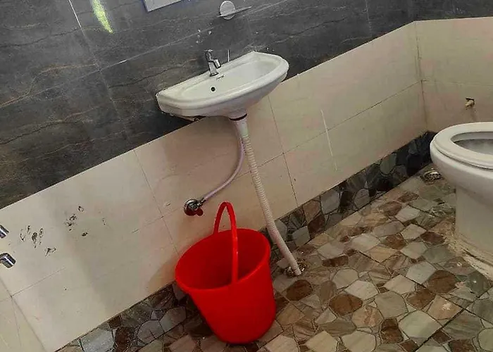 Oyo 70136 Vrinda Inn