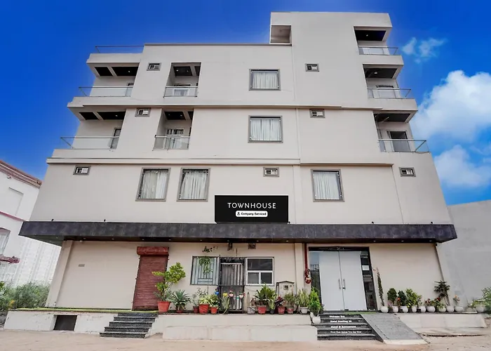Townhouse Naya Nohra Crossway Kota Formerly Hotel Sterling