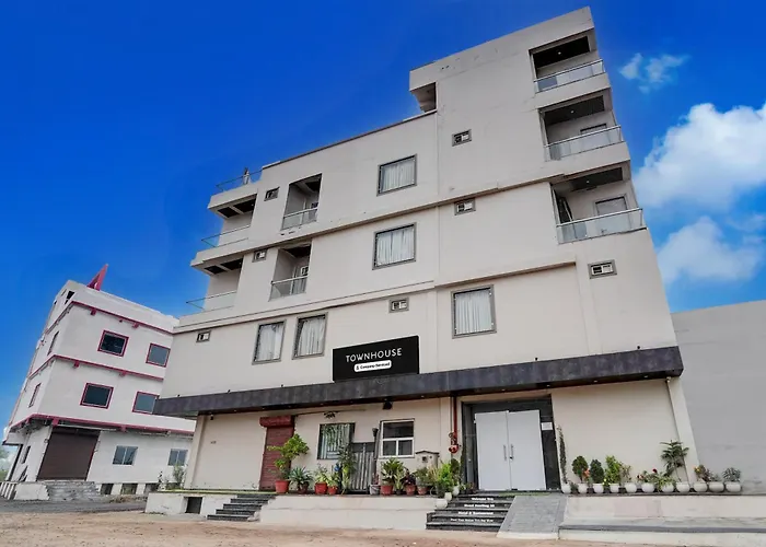 Townhouse Naya Nohra Crossway Kota Formerly Hotel Sterling