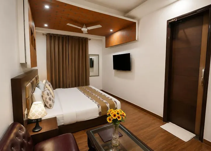 Hotel Waterfall Paschim Vihar Delhi