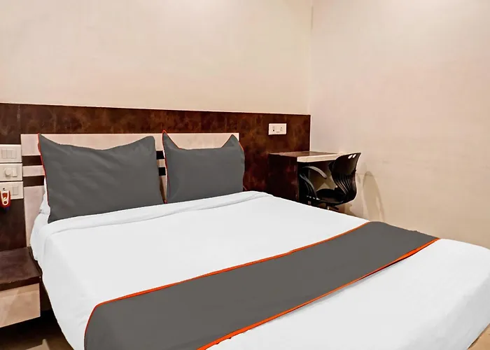 Collection O Royce Studios Near Pune Airport