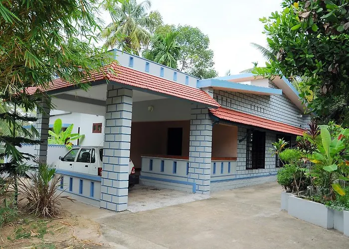 Muralee'S Riverside Villa In Kochi