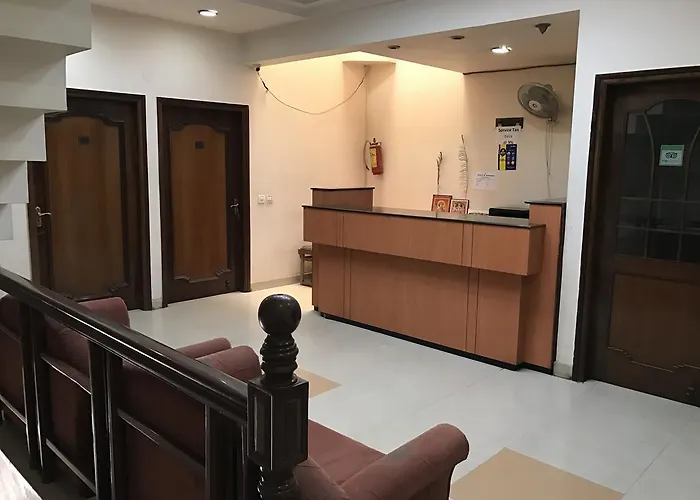 Hotel D R International