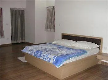 Sea Hawk Inn Bhimtal