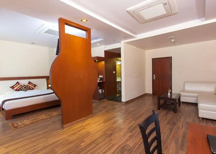 Sea Hawk Inn Bhimtal
