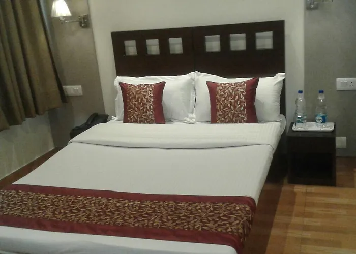 Pamposh Guest House Gk II Market