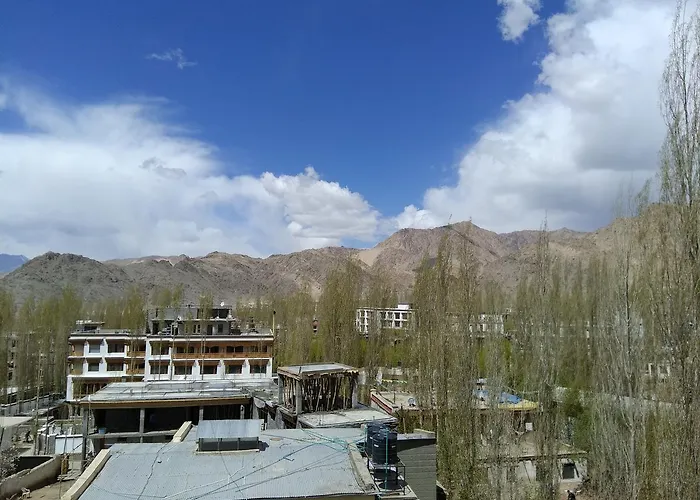 Tsaskan Hotel