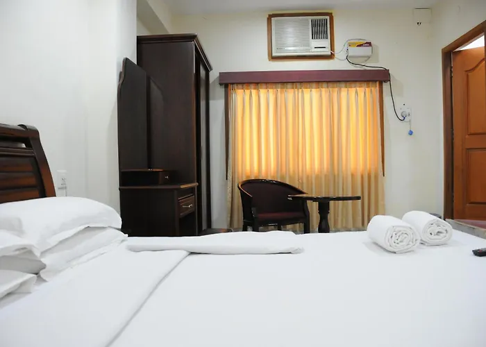 Lloyds Serviced Apartments, Near Music Academy