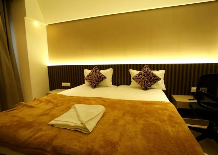 Hotel Grand Parivaar