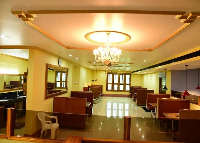 Hotel Chembiyan