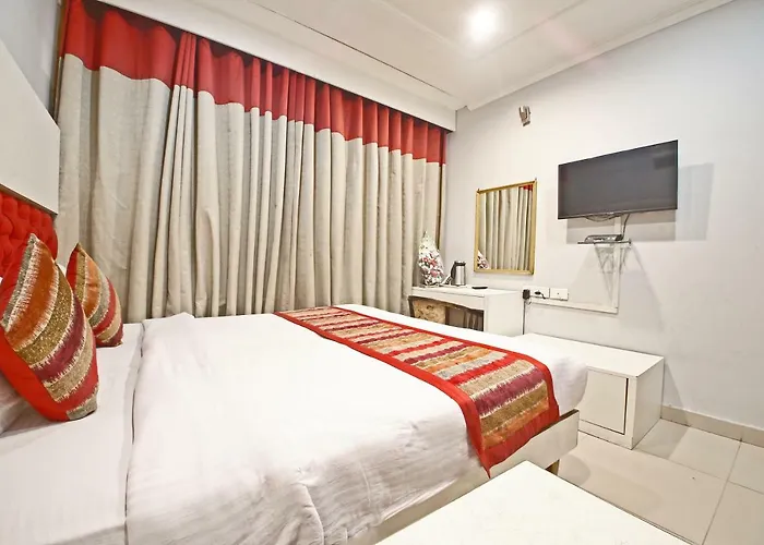 Hotel Diamond Plaza Chandīgarh