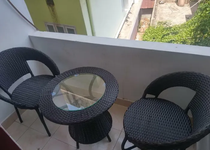 Anandan Tourist Home