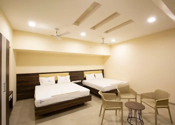 Ponnis Hotel